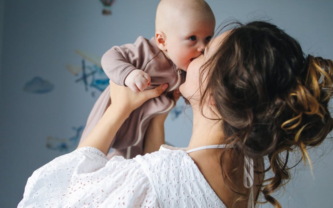 Stretchy Wrap Baby Carrier: How to Tie It Safely for Newborns (Step-by-Step)